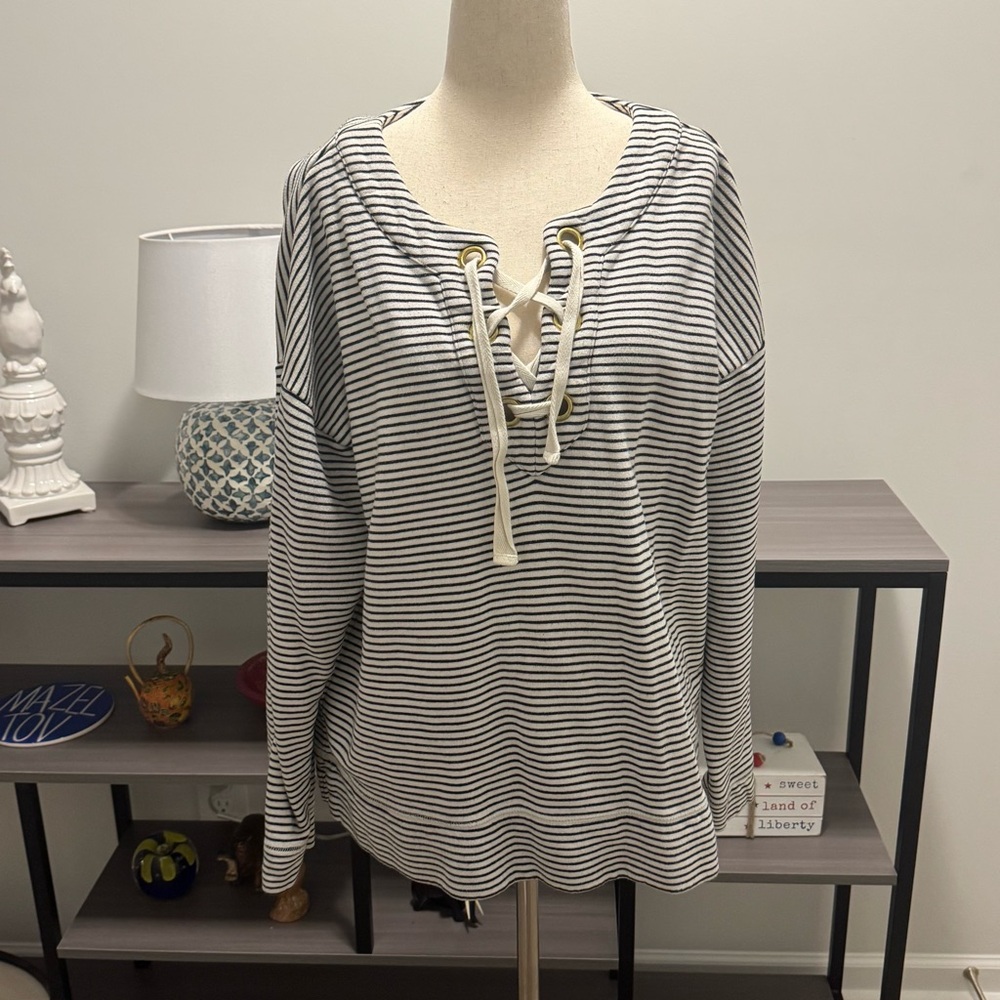 Vineyard Vines Striped Lace-Up Pullover – Navy/White – Size L